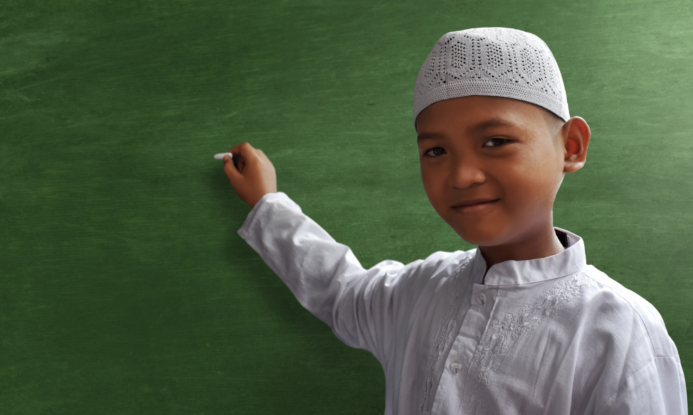 Forger des Liens : Projets Artistiques qui Enseignent les Valeurs Islamiques aux Enfants